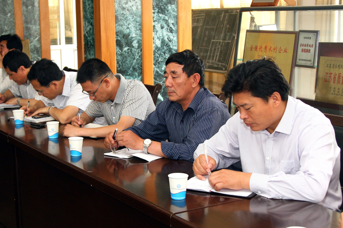 參會(huì)代表認(rèn)真記錄